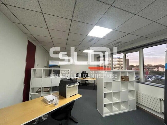 Plus de détails pour Bureau à louer
