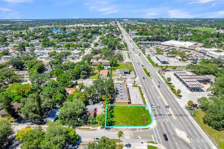 16910 NW 27th Ave, Miami Gardens, FL à vendre - Photo de l’immeuble – Image 2 sur 8