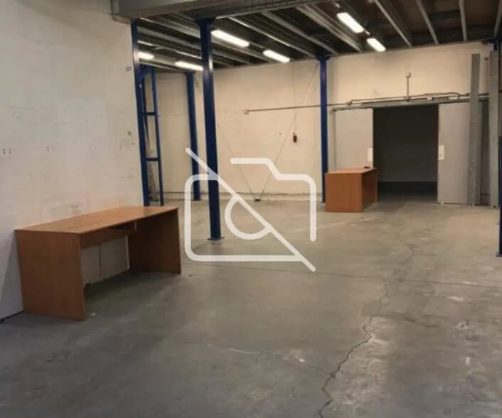 Local d'activités dans Champigny-sur-Marne à vendre - Photo de l’immeuble – Image 1 sur 6