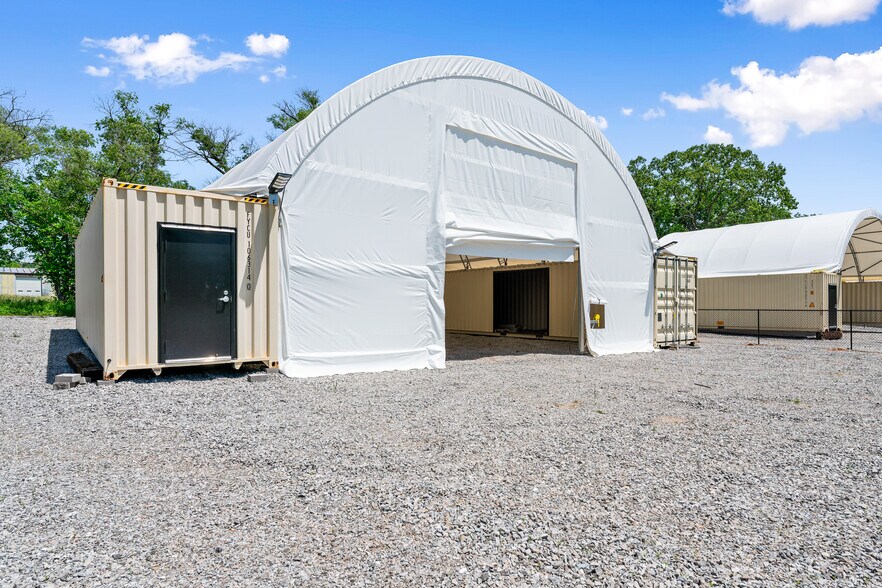 303 Obrien Rd portefeuille de 3 biens à vendre sur LoopNet.fr - Photo de l’immeuble – Image 3 sur 33