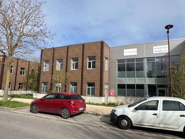 Plus de détails pour 20 Rue Georges Méliès, Bois-d'Arcy - Bureau, Industriel/Logistique à louer