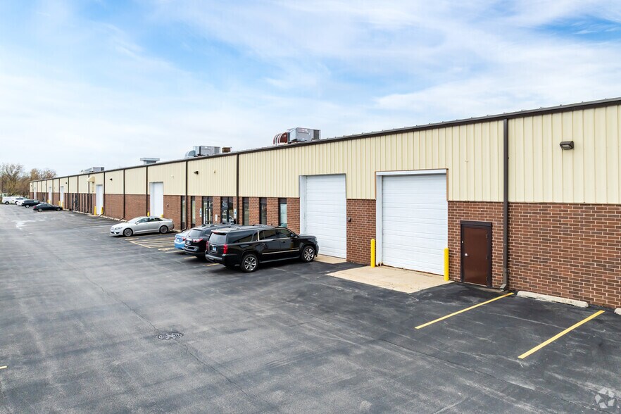 740 Industrial Dr, Cary, IL à vendre - Photo de l’immeuble – Image 3 sur 6