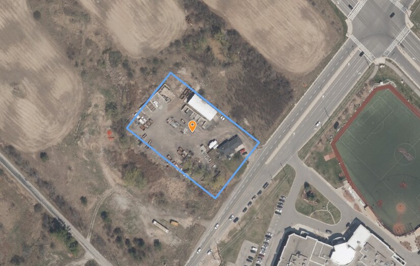 501 Burnhamthorpe Rd W, Oakville, ON à vendre Aérien– Image 1 sur 2