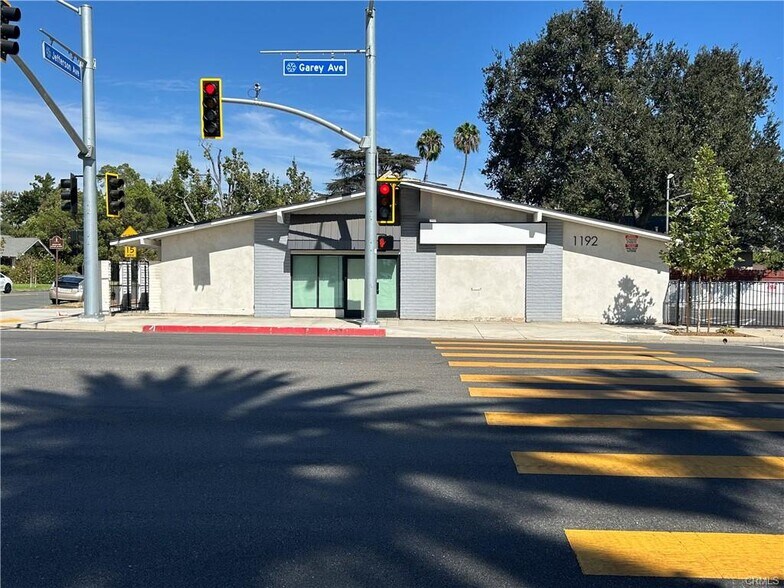 1192 Garey Ave, Pomona, CA à vendre - Photo de l’immeuble – Image 2 sur 23