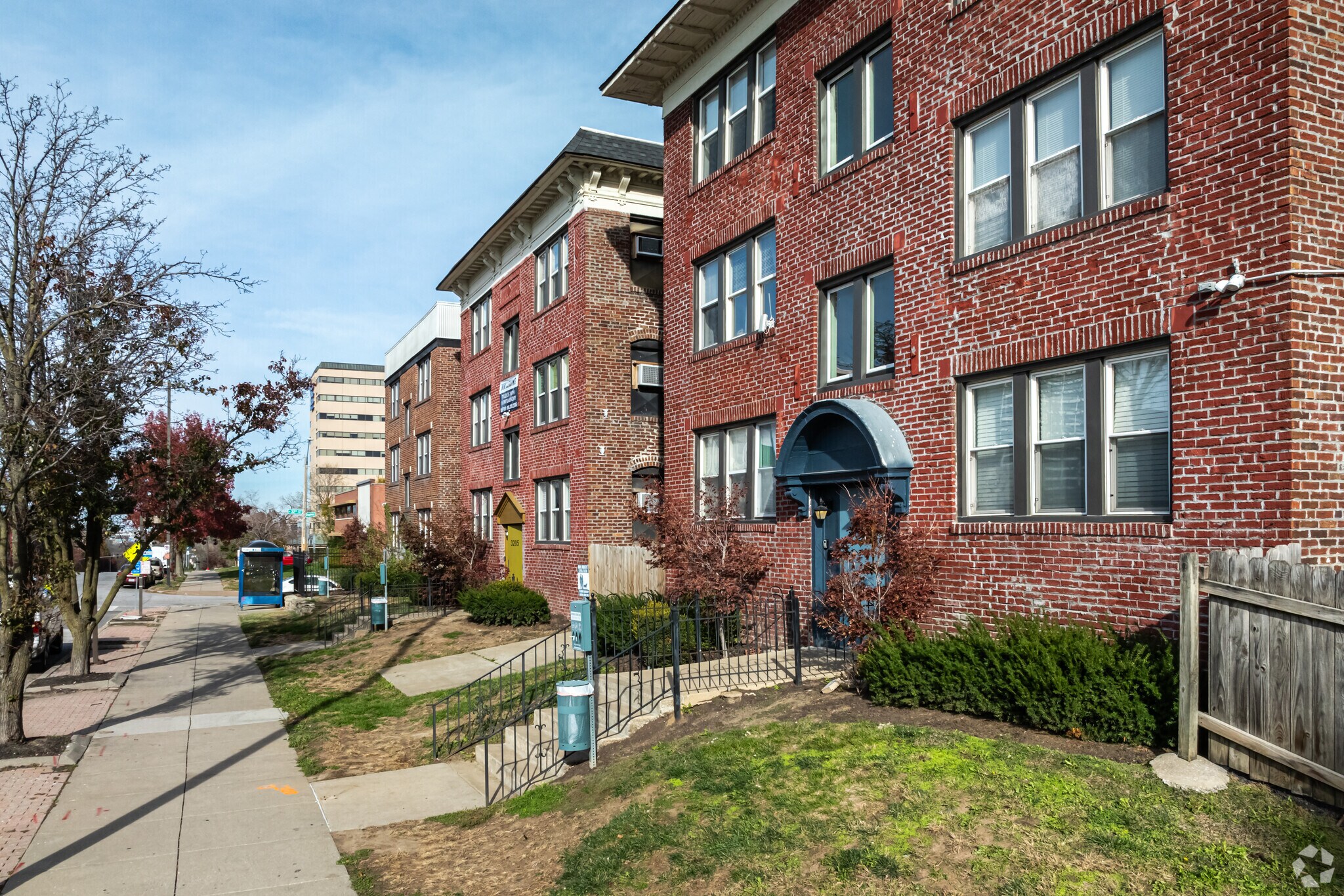 3201-3211 Broadway St, Kansas City, MO à vendre Photo principale– Image 1 sur 25