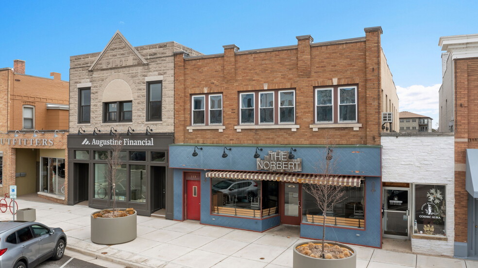 113 S Main St, West Bend, WI à vendre - Photo principale – Image 1 sur 6