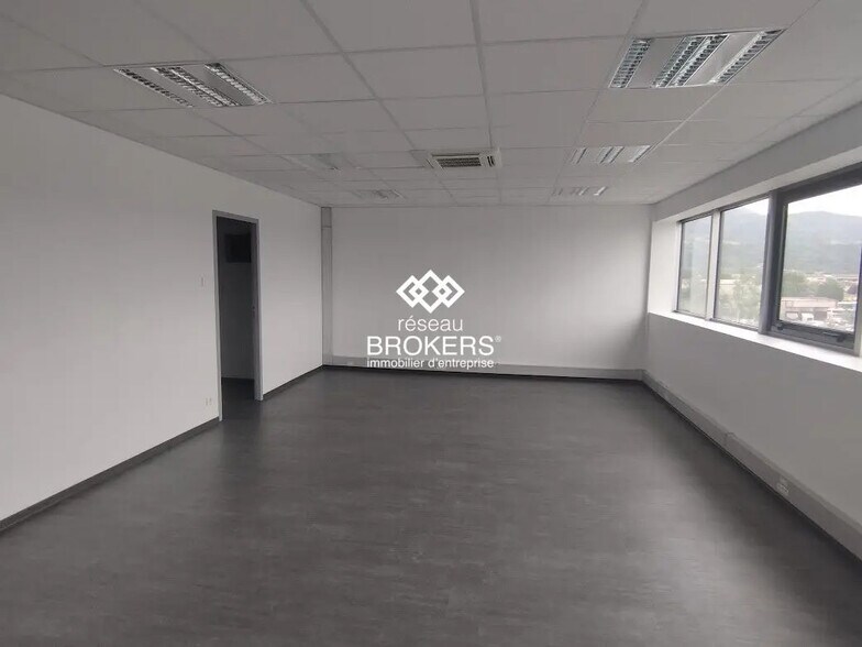 Bureau dans Scionzier à louer - Photo intérieure – Image 1 sur 1