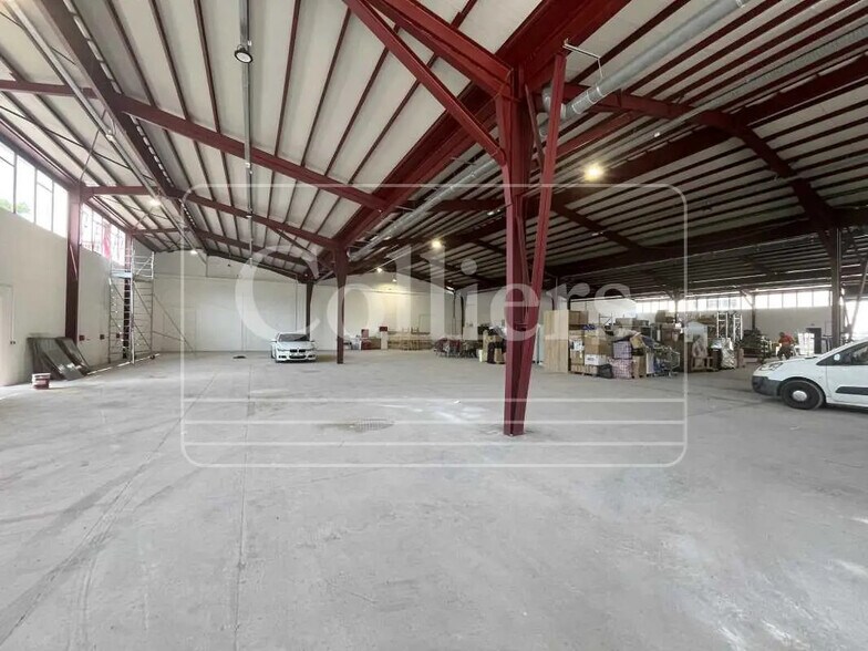 Local d’activités dans Aubagne à louer - Photo de l’immeuble – Image 1 sur 5