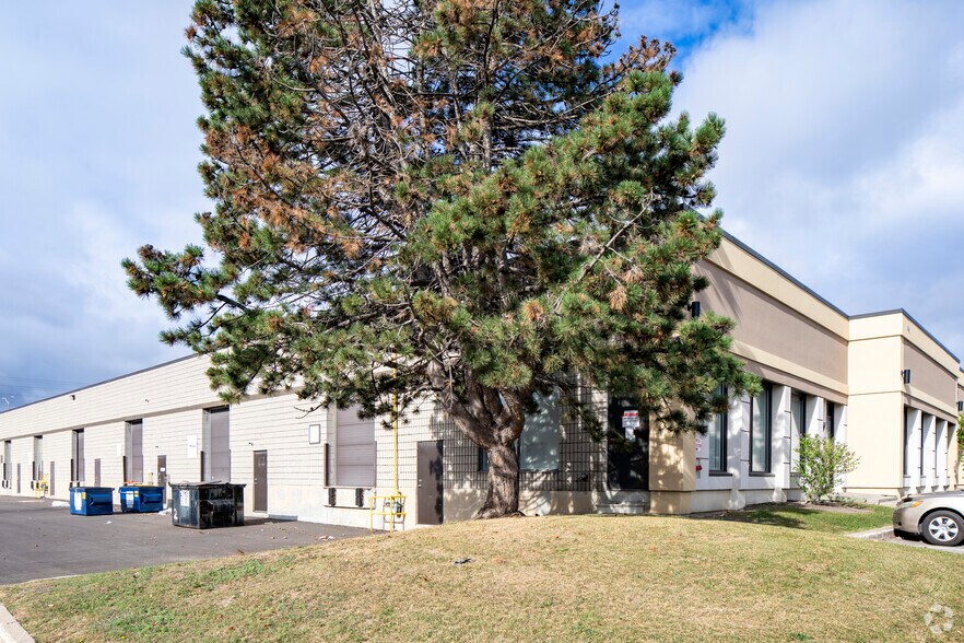 1495 Bonhill Rd, Mississauga, ON à louer - Photo de l’immeuble – Image 3 sur 6