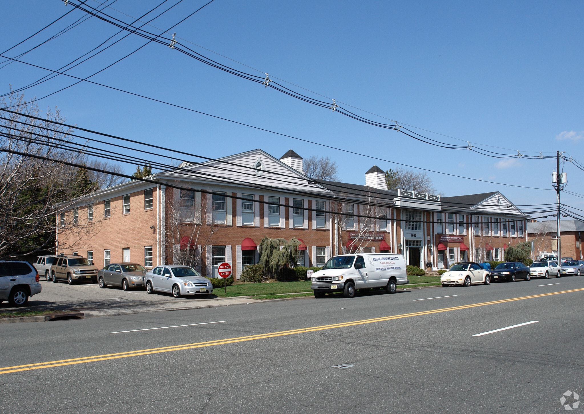 1030 Clifton ave portefeuille de 7 biens à vendre sur LoopNet.fr Photo principale– Image 1 sur 2