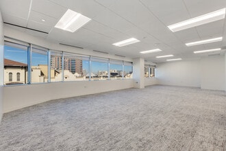 2626 Cole Ave, Dallas, TX à louer Photo intérieure– Image 2 sur 11