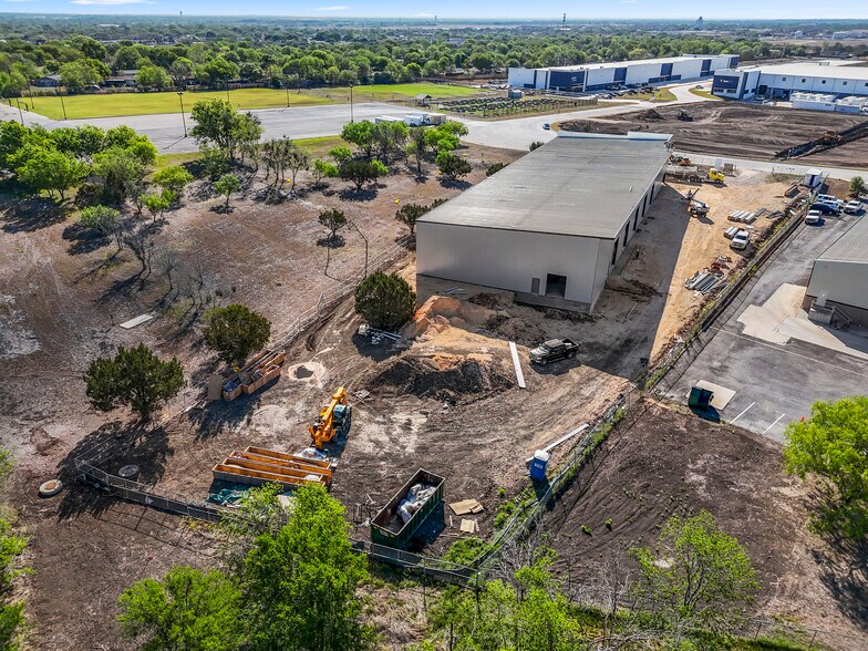 1630 Northlake Pass, Universal City, TX à vendre - Photo de l’immeuble – Image 3 sur 11