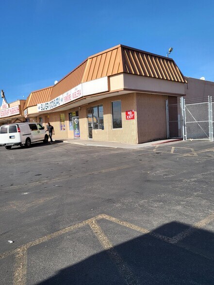 1000-1078 N Rancho Dr, Las Vegas, NV à louer - Photo de l’immeuble – Image 2 sur 4