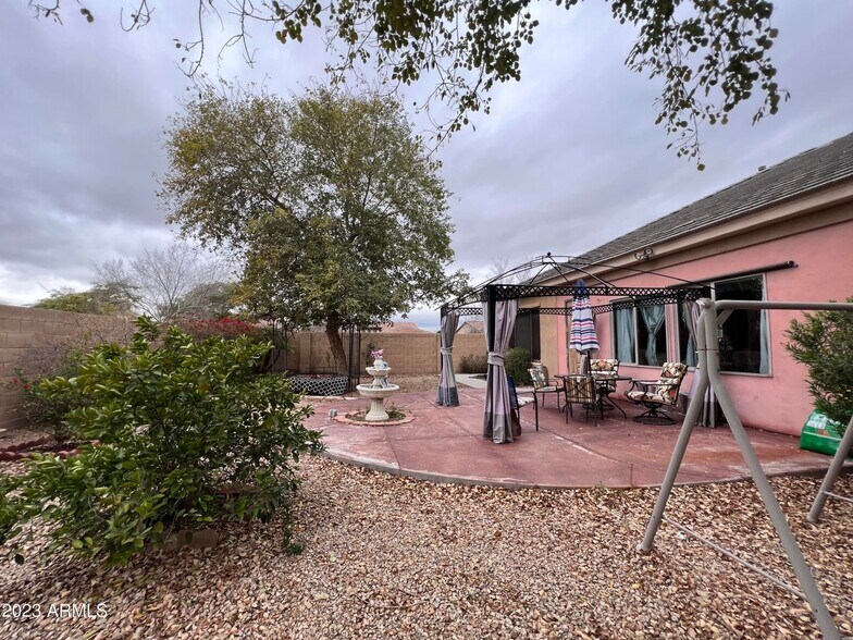 16195 W Glenrosa Ave, Goodyear, AZ à louer - Photo de l’immeuble – Image 2 sur 17
