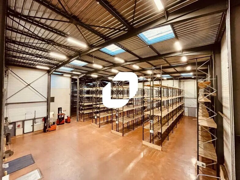 471 Rue Louis Arnal, Lozanne à louer - Photo de l’immeuble – Image 3 sur 29