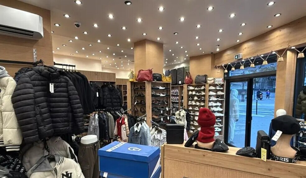 Local commercial dans Paris à louer - Photo intérieure – Image 2 sur 3