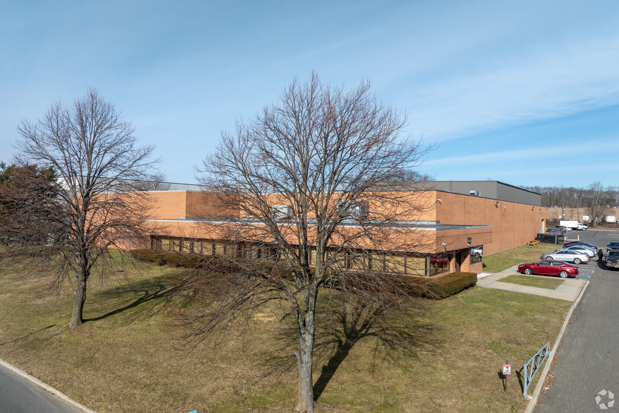 100 Wireless Blvd, Hauppauge, NY à louer Photo de l’immeuble– Image 1 sur 11
