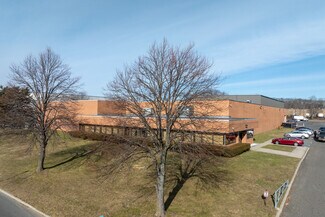 Plus de détails pour 100 Wireless Blvd, Hauppauge, NY - Industriel/Logistique à louer