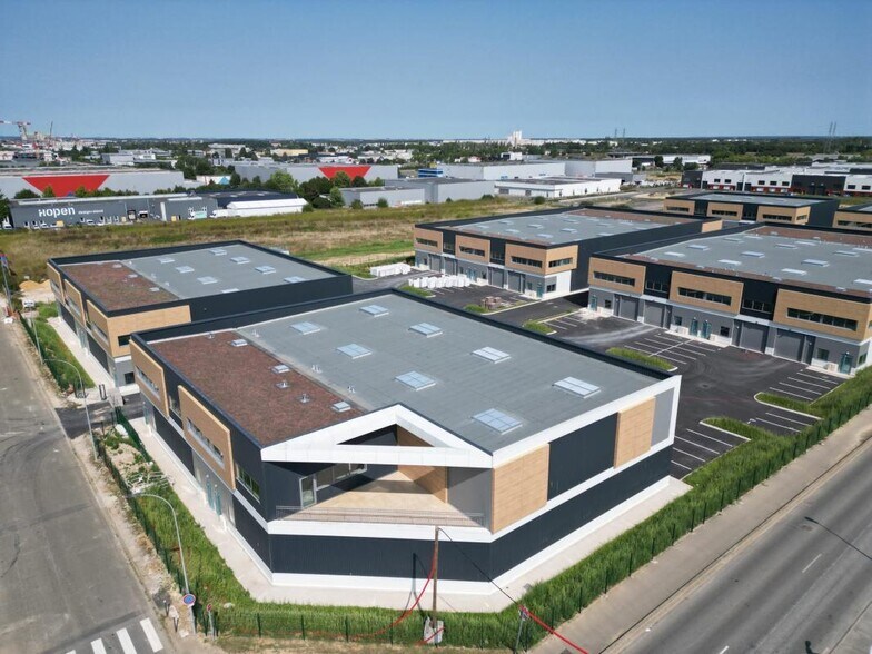 Industriel/Logistique dans Gellainville à vendre - Photo de l’immeuble – Image 2 sur 29