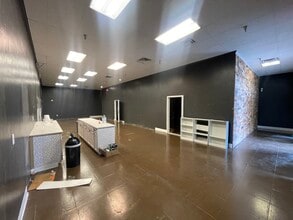 1700 N State St, Provo, UT à louer Photo intérieure– Image 2 sur 21