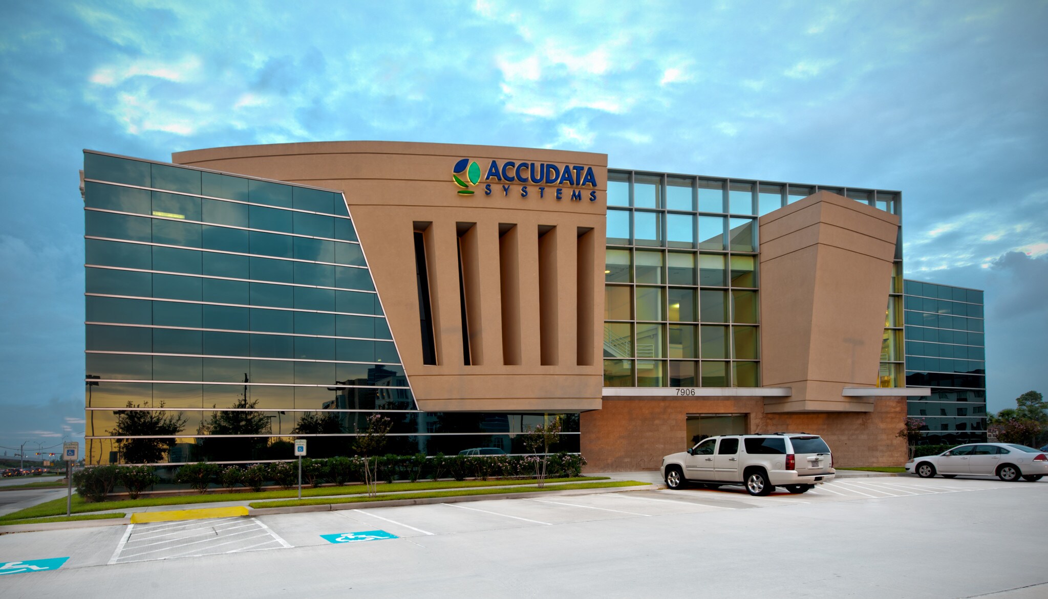 7906 N Sam Houston Pky W, Houston, TX à louer Photo principale– Image 1 sur 4