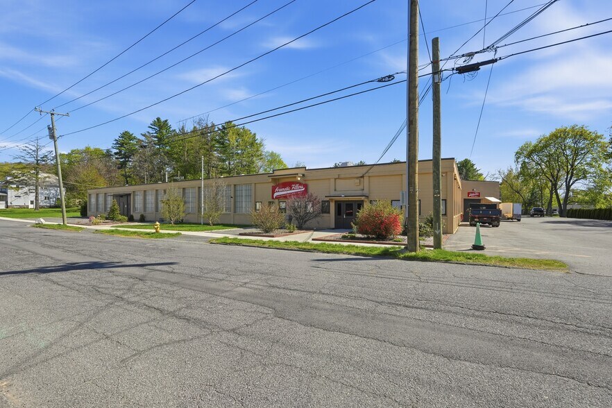 38 Haywood St, Greenfield, MA à louer - Photo de l’immeuble – Image 3 sur 11