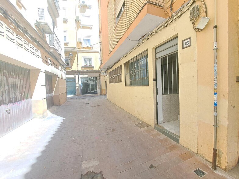 Bureau dans Alzira, Valencia à vendre - Photo de l’immeuble – Image 2 sur 9