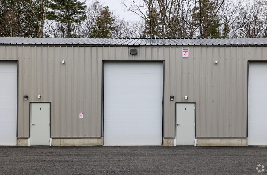 382398 Calef Hwy, Epping, NH à louer - Photo de l’immeuble – Image 2 sur 4