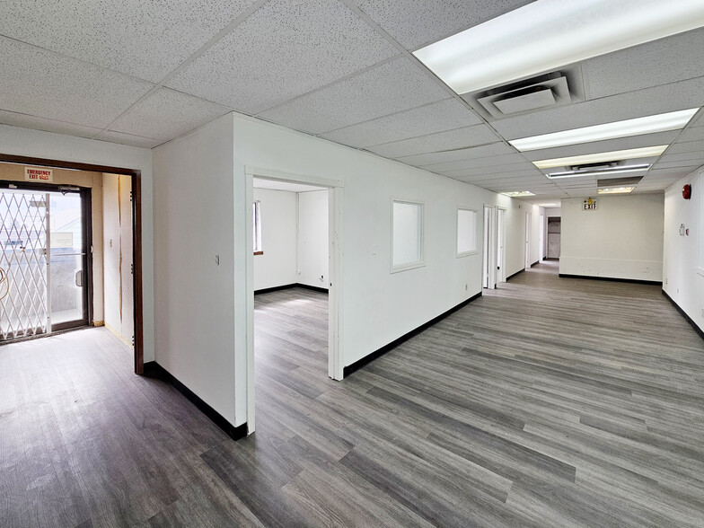 7123 Curragh Av, Burnaby, BC à vendre - Photo de l’immeuble – Image 2 sur 7