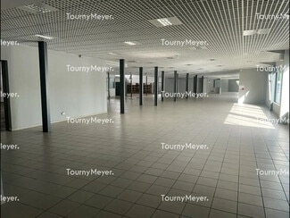 Plus de détails pour Local d'activités à louer