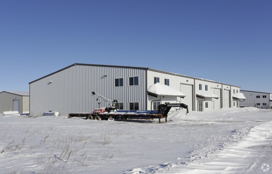 6414 Wickum Rd, Williston, ND à louer - Photo principale – Image 1 sur 33