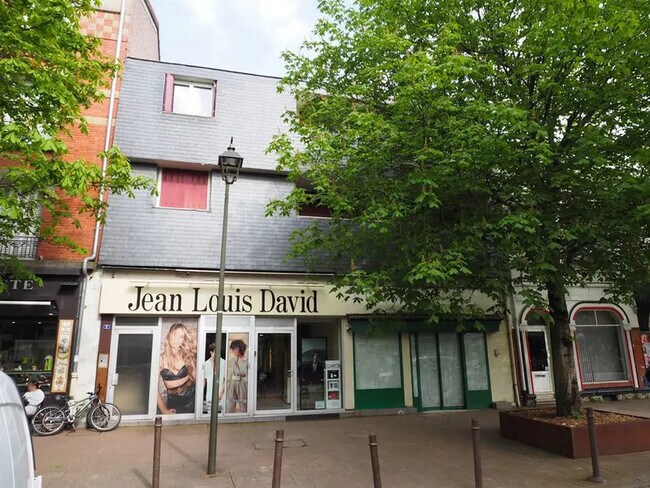 Plus de détails pour Local commercial à louer