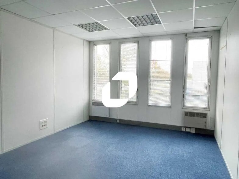 Bureau dans Bordeaux à louer - Photo de l’immeuble – Image 2 sur 15