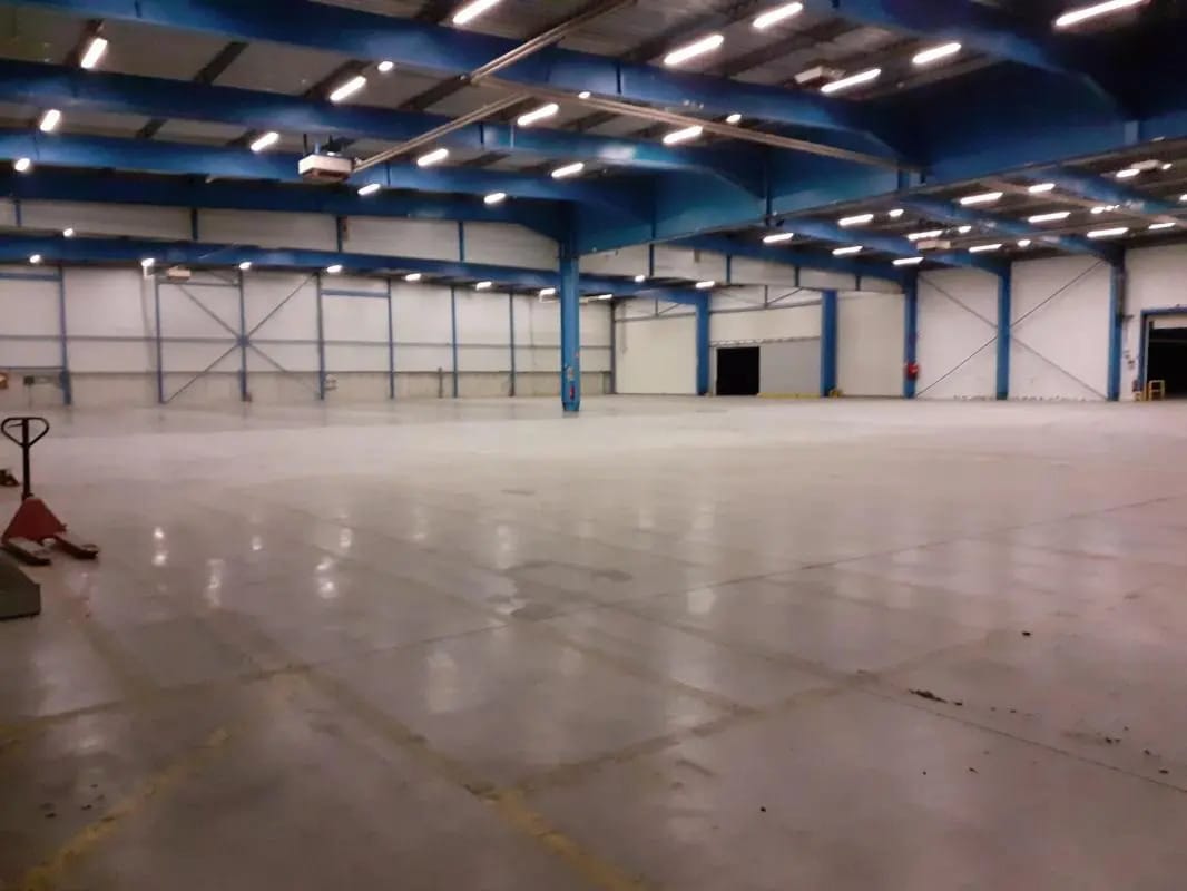 Bureau dans Changé à louer Photo intérieure– Image 1 sur 7