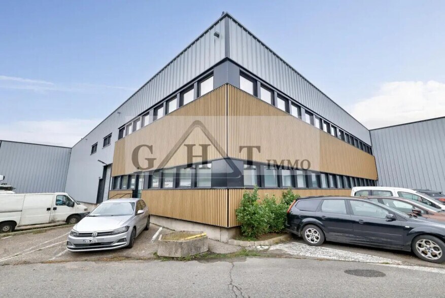 Industriel/Logistique dans Villeneuve-la-Garenne à louer - Photo de l’immeuble – Image 3 sur 3