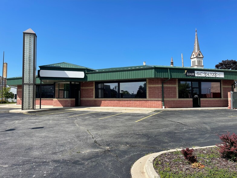 1803 Washington St, Two Rivers, WI à louer - Photo de l’immeuble – Image 2 sur 4
