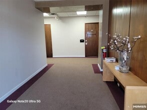 190-210 Sylvan Ave, Englewood Cliffs, NJ à louer Photo intérieure– Image 2 sur 4