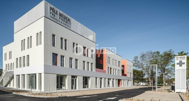 Plus de détails pour Local commercial à vendre
