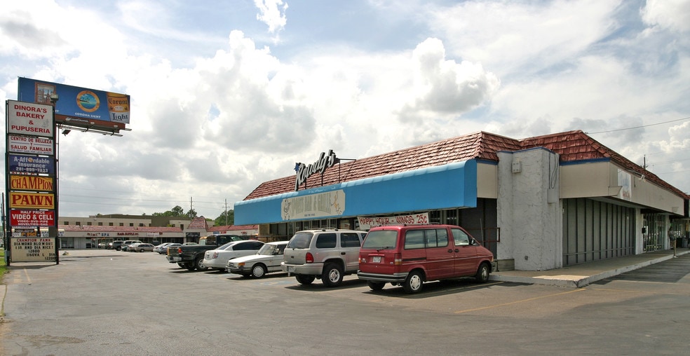 900-992 W FM-1960, Houston, TX à louer - Photo principale – Image 1 sur 1