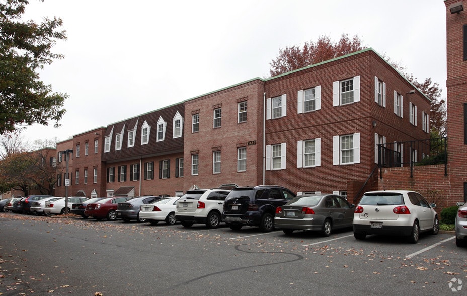 1497 Chain Bridge Rd, McLean, VA à louer - Photo principale – Image 2 sur 20