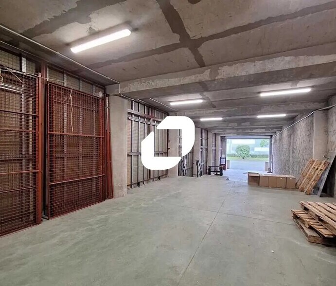 Local d’activités dans Wissous à louer - Photo de l’immeuble – Image 3 sur 9