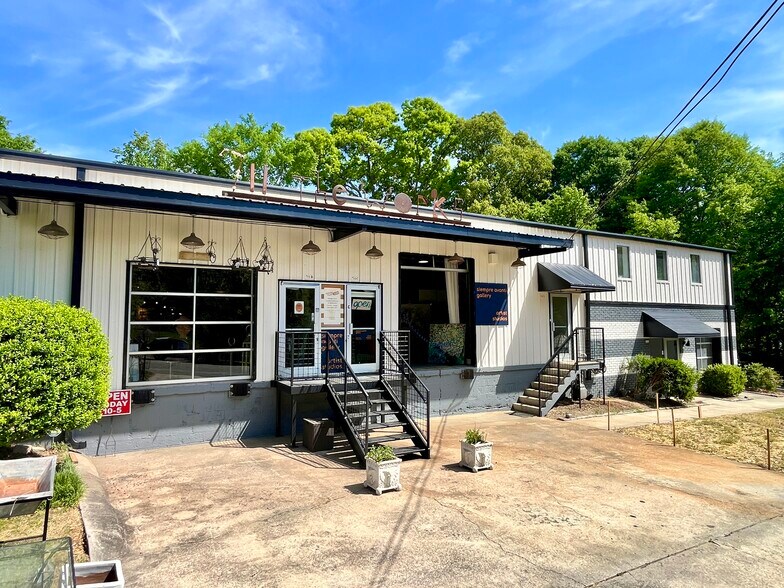 711 Trabert Ave NW, Atlanta, GA à louer - Photo de l’immeuble – Image 1 sur 2