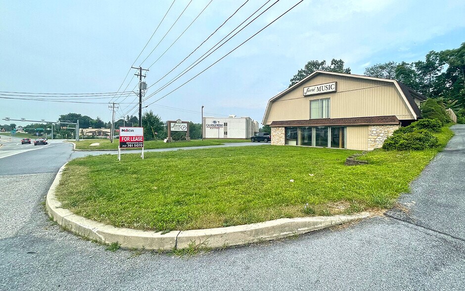 550 N Mountain Rd, Harrisburg, PA à louer - Photo de l’immeuble – Image 2 sur 14