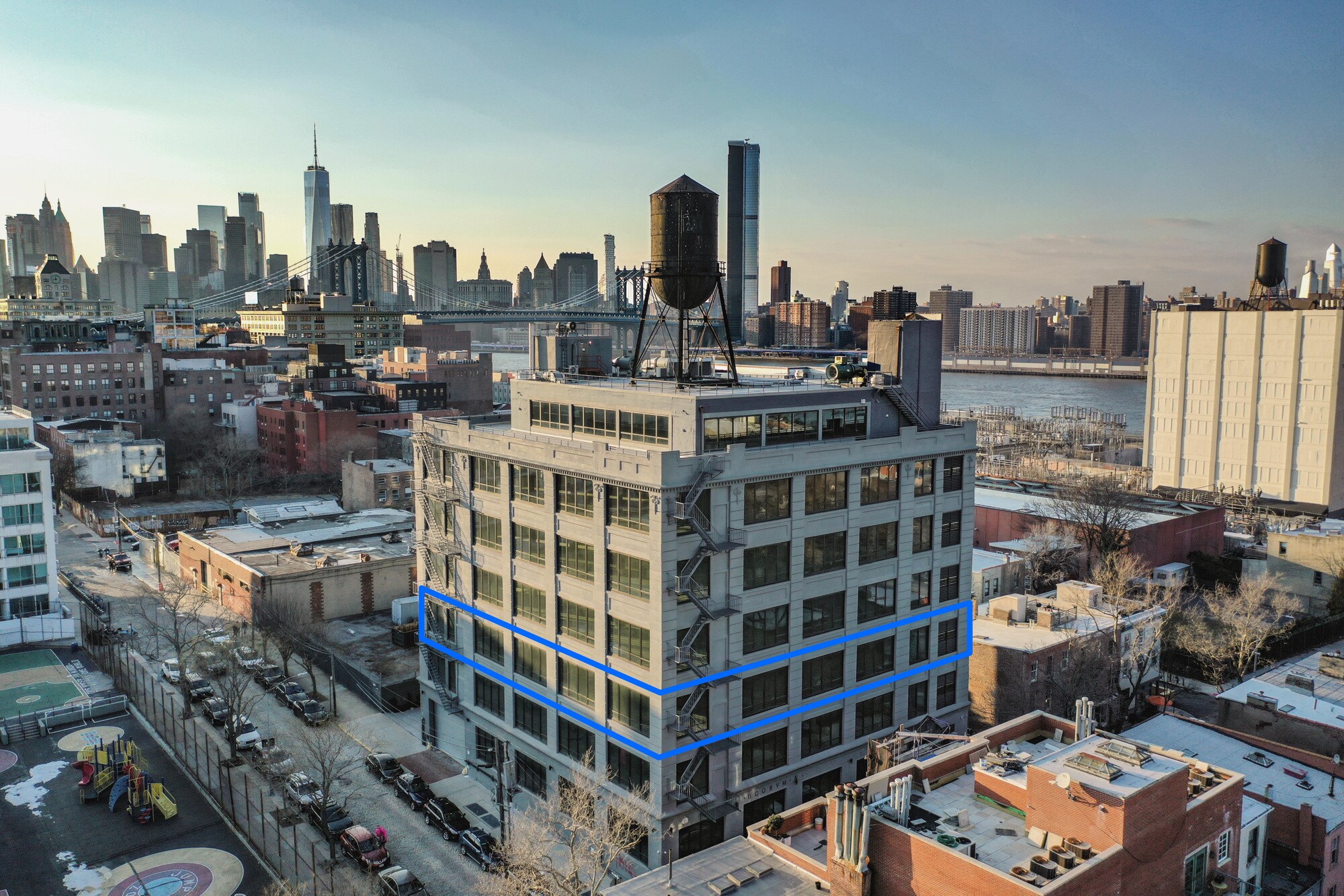 295 Front St, Brooklyn, NY à louer Photo de l’immeuble– Image 1 sur 2