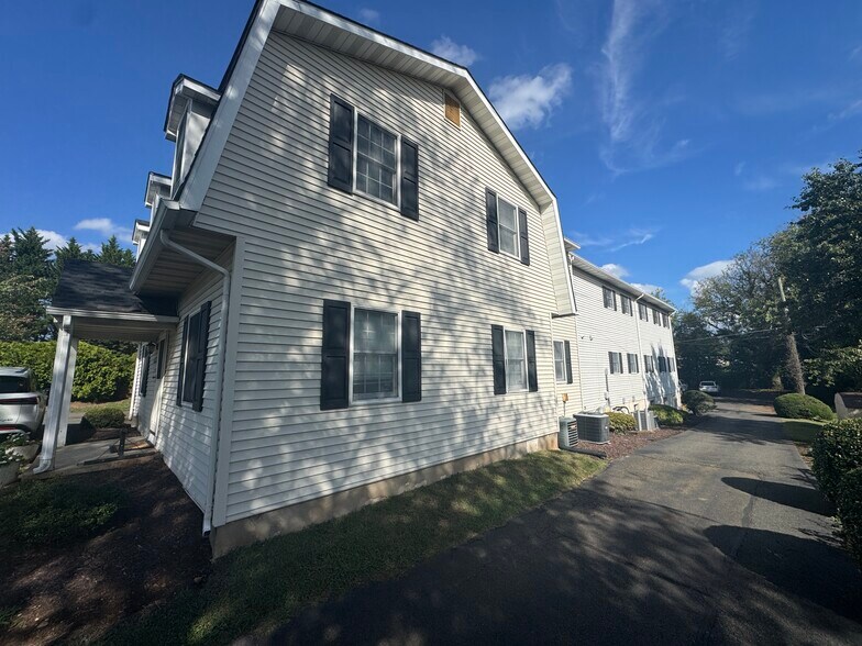 39 Garrett St, Warrenton, VA à vendre - Photo de l’immeuble – Image 3 sur 4