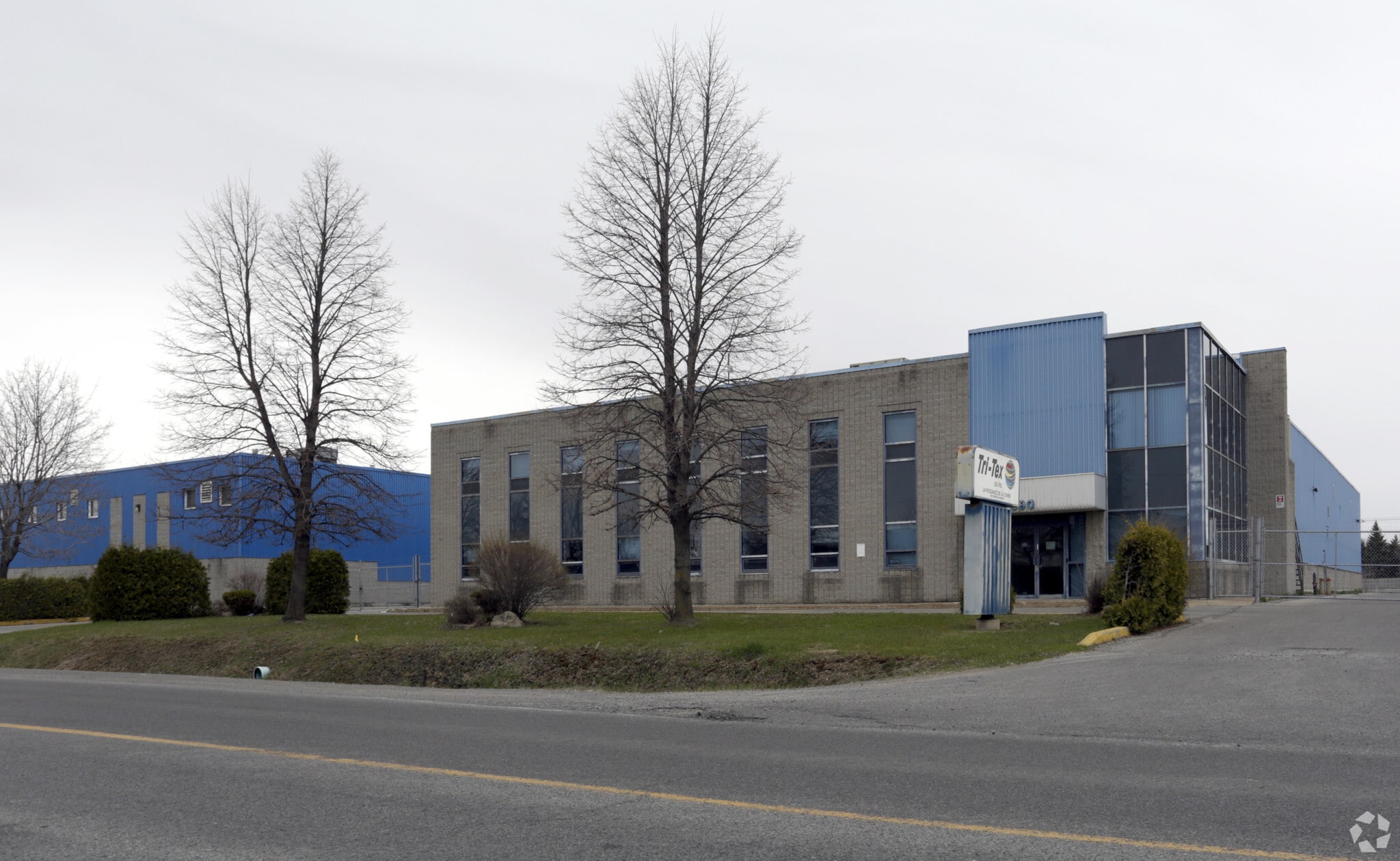 690 Boul Industriel, St-Eustache, QC à louer Photo principale– Image 1 sur 4