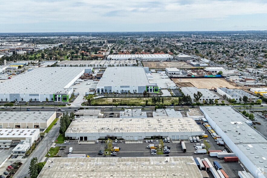 10725 Springdale Ave, Santa Fe Springs, CA à louer - Photo de l’immeuble – Image 3 sur 5