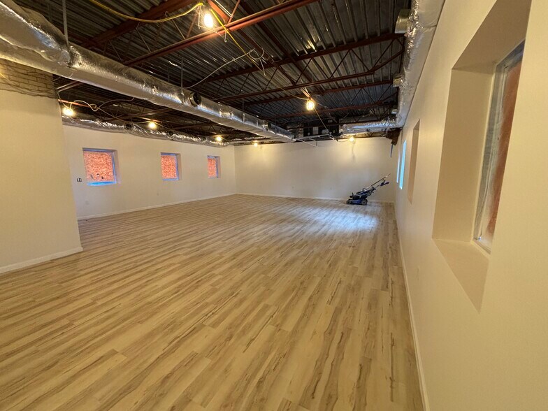 1144 E Main St, Torrington, CT à louer - Photo de l’immeuble – Image 3 sur 9