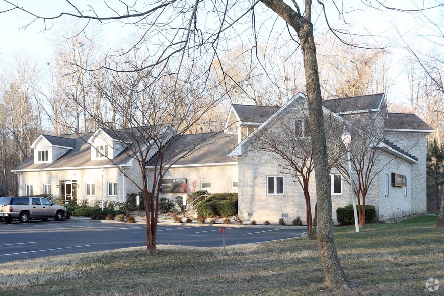 200 City Hall Ave, Poquoson, VA à vendre - Photo principale – Image 1 sur 7