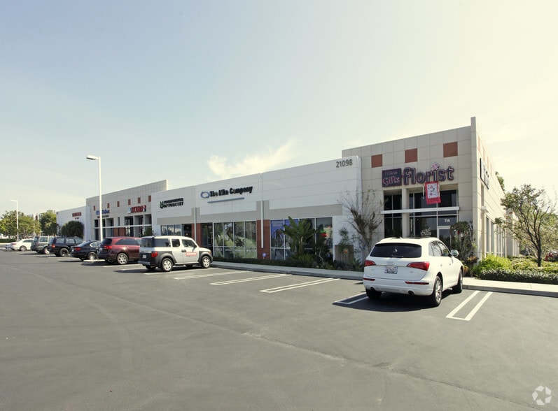 20984 Bake Pky, Lake Forest, CA à louer - Photo principale – Image 2 sur 23